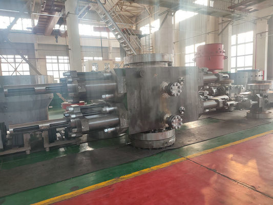 Preventer di eruzioni incontrollate del pozzo di petrolio del materiale dell'acciaio fuso nell'operazione di pressione